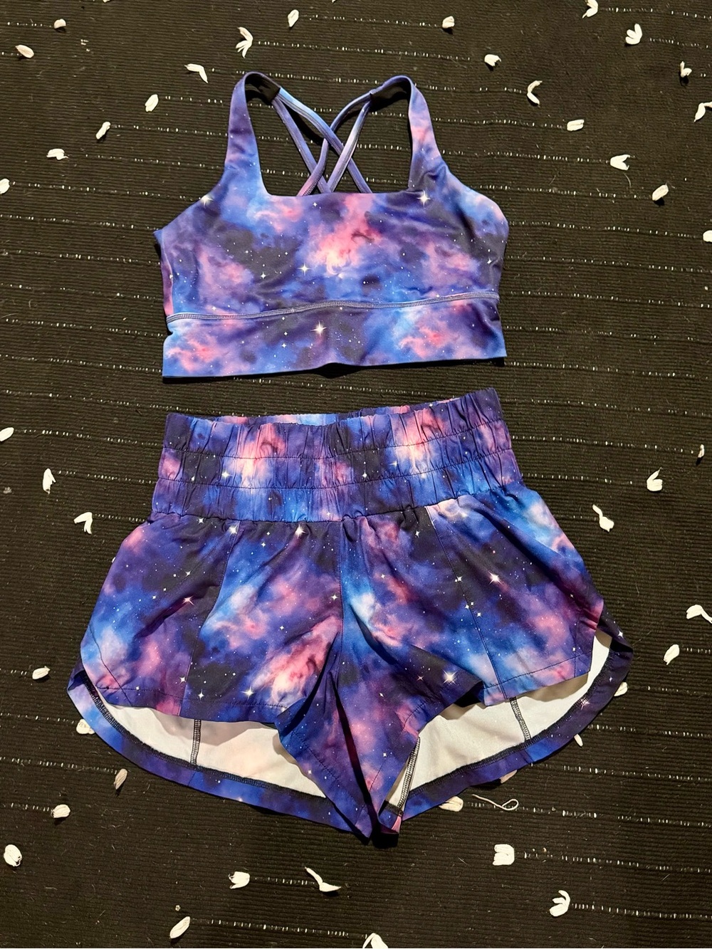 CVG GRAVITY DAYDREAM SHORTS AND LONGLINE BRA SET SIZE MEDIUM